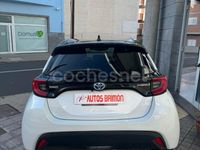 Usado Toyota Yaris Hybrid Plus 116 CV (85 kW) 2021 Blanco Berlina