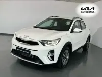 Usado Kia Stonic 100 CV (73 kW) 2025 Blanco SUV