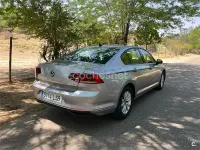 Usado VW Passat Business 150 CV (110 kW) 2021 Gris / plata Berlina