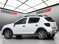 Usado Dacia Sandero Comfort 90 CV (66 kW) 2020 Blanco Berlina