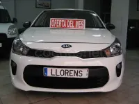 Usado Kia Rio 84 CV (61 kW) 2017 Blanco Berlina