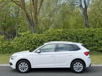 Usado Skoda Kamiq Active 110 CV (80 kW) 2022 Blanco SUV