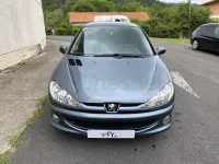 Usado Peugeot 206 110 CV (80 kW) 2006 Gris / plata Berlina