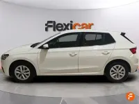 Usado Skoda Fabia Active 80 CV (58 kW) 2022 Blanco Utilitario
