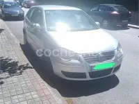 Usado VW Polo Advance 75 HP (55 kW) 2006 Cinzento Citadino