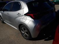 Usado Toyota Yaris Hybrid Active 116 CV (85 kW) 2025 Gris Utilitario