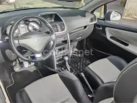 Usado Peugeot 207 CC 120 CV (88 kW) 2008 Gris / plata Descapotable
