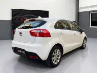 Usado Kia Rio 86 CV (63 kW) 2014 Blanco Utilitario