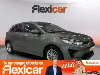 Usado Kia Rio 84 CV (61 kW) 2023 Gris Utilitario
