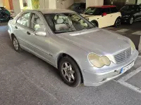 Usado Mercedes C220 Classic 143 CV (105 kW) 2001 Gris / plata Berlina