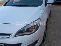 Usado Opel Astra Sportive 130 CV (95 kW) 2013 Blanco Berlina