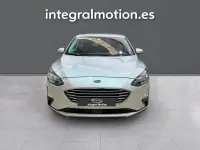 Usado Ford Focus Trend 95 CV (69 kW) 2019 Gris Berlina