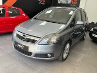 Usado Opel Zafira Cosmo 120 CV (88 kW) 2005 Gris / plata Monovolumen