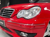 Usado Mercedes C230 Avantgarde 204 CV (150 kW) 2006 Rojo Berlina