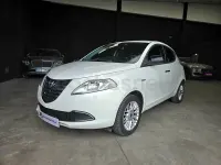 Usado Lancia Ypsilon Gold 69 CV (50 kW) 2014 Blanco Utilitario