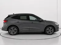 Usado Ford Kuga ST-Line 150 CV (110 kW) 2022 Gris / plata SUV