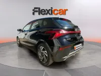Usado Hyundai i20 84 CV (61 kW) 2024 Negro Utilitario