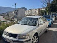 Usado VW Passat Highline 110 CV (80 kW) 2000 Gris / plata Familiar