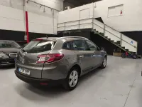Usado Renault Mégane GrandTour Dynamique 110 CV (80 kW) 2011 Gris / plata Familiar