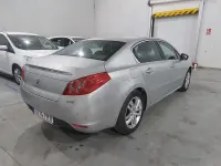Usado Peugeot 508 Active 112 CV (82 kW) 2011 Gris / plata Berlina