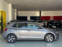 Usado VW Polo 73 CV (53 kW) 2017 Gris Berlina