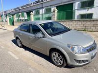 Usado Opel Astra Edition 110 CV (80 kW) 2010 Gris / plata Berlina