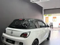 Usado Opel Adam Slam 100 CV (73 kW) 2015 Blanco Utilitario