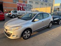 Usado Renault Mégane Dynamique 105 CV (77 kW) 2008 Gris / plata Berlina