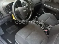 Usado Hyundai i30 Classic 109 CV (80 kW) 2010 Blanco Berlina