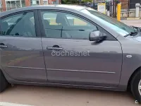 Usado Mazda 3 Sportive 109 CV (80 kW) 2007 Gris / plata Berlina