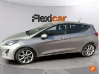 Usado Ford Fiesta Titanium 85 CV (62 kW) 2017 Gris Utilitario