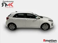 Usado Kia Rio 120 CV (88 kW) 2022 Blanco Berlina