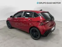 Nuevo Hyundai i20 Blackline 90 CV (66 kW) 2026 Rojo Utilitario