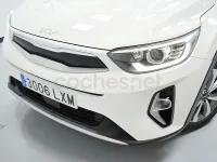 Usado Kia Stonic 100 CV (73 kW) 2022 Blanco SUV