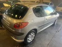 Usado Peugeot 206 70 CV (51 kW) 2005 Gris / plata Berlina