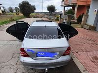 Usado Mercedes C200 Elegance 163 CV (119 kW) 2004 Gris / plata Berlina