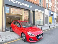 Usado Hyundai i30 GO! 120 CV (88 kW) 2018 Rojo Berlina