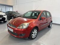 Usado Ford Fiesta Ambiente 68 CV (50 kW) 2007 Rojo Berlina