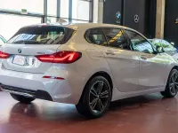 Usado BMW 116 Shadowline 116 CV (85 kW) 2021 Blanco Utilitario