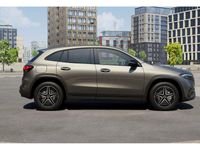 Usado Mercedes EQA250+ AMG line 139 kW (190 CV) 2023 Mountaingrau  met. SUV