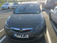 Usado Opel Astra Sport 165 CV (121 kW) 2011 Gris Familiar