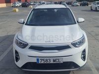 Usado Kia Stonic 100 CV (73 kW) 2022 Blanco SUV