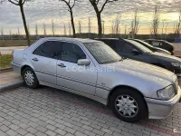 Usado Mercedes C250 Elegance 150 CV (110 kW) 1999 Gris / plata Berlina