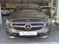 Usado Mercedes CLA200 Urban 156 CV (114 kW) 2014 Gris / plata Berlina