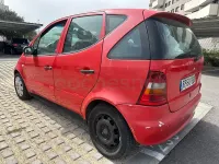 Usado Mercedes A140 Classic 82 CV (60 kW) 2000 Rojo Utilitario