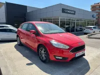 Usado Ford Focus Trend 120 CV (88 kW) 2016 Rojo Berlina