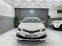 Usado Toyota Auris Hybrid Active 136 CV (100 kW) 2017 Blanco Berlina