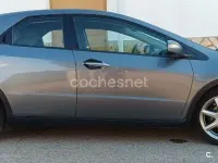 Usado Honda Civic Executive 140 CV (102 kW) 2006 Gris / plata Berlina