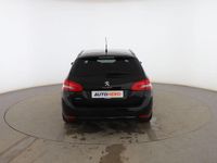 Usado Peugeot 308 Allure 130 CV (95 kW) 2018 Negro Familiar