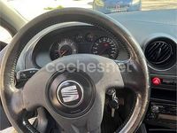 Usado Seat Ibiza Stella 100 CV (73 kW) 2002 Negro Utilitario